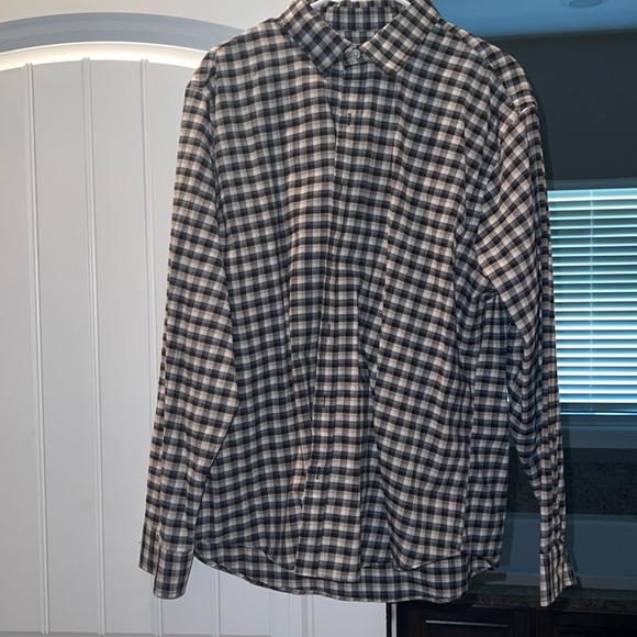 Van Heusen Other - Nice plaid button down